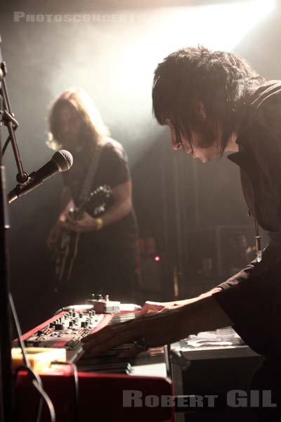 PINK MOUNTAINTOPS - 2011-11-27 - PARIS - Point Ephemere - 